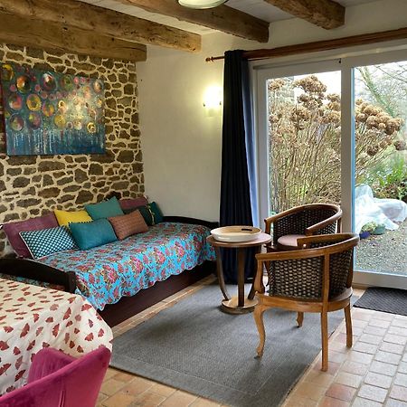 Au Pont Ricoul Bed & Breakfast Saint-Pierre-de-Plesguen Bagian luar foto