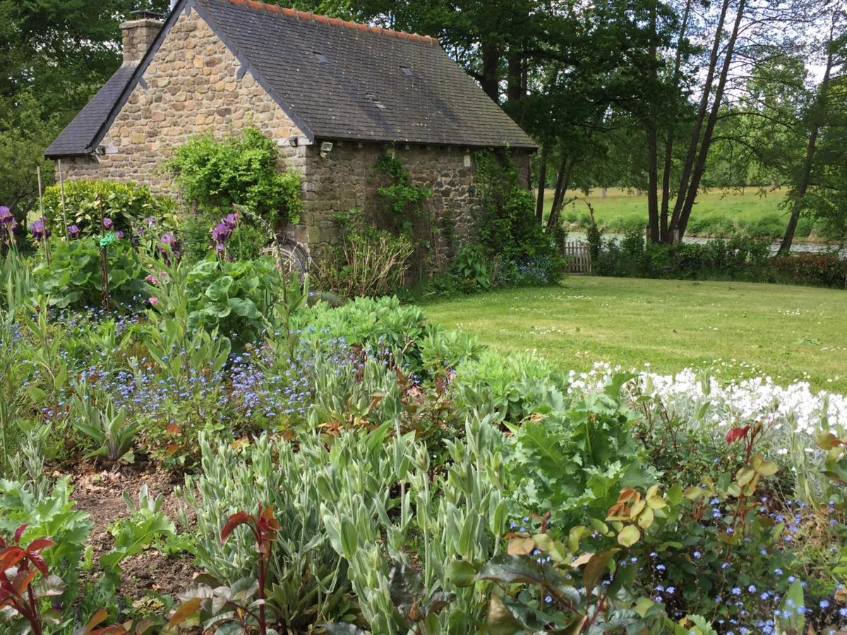 Au Pont Ricoul Bed & Breakfast Saint-Pierre-de-Plesguen Bagian luar foto