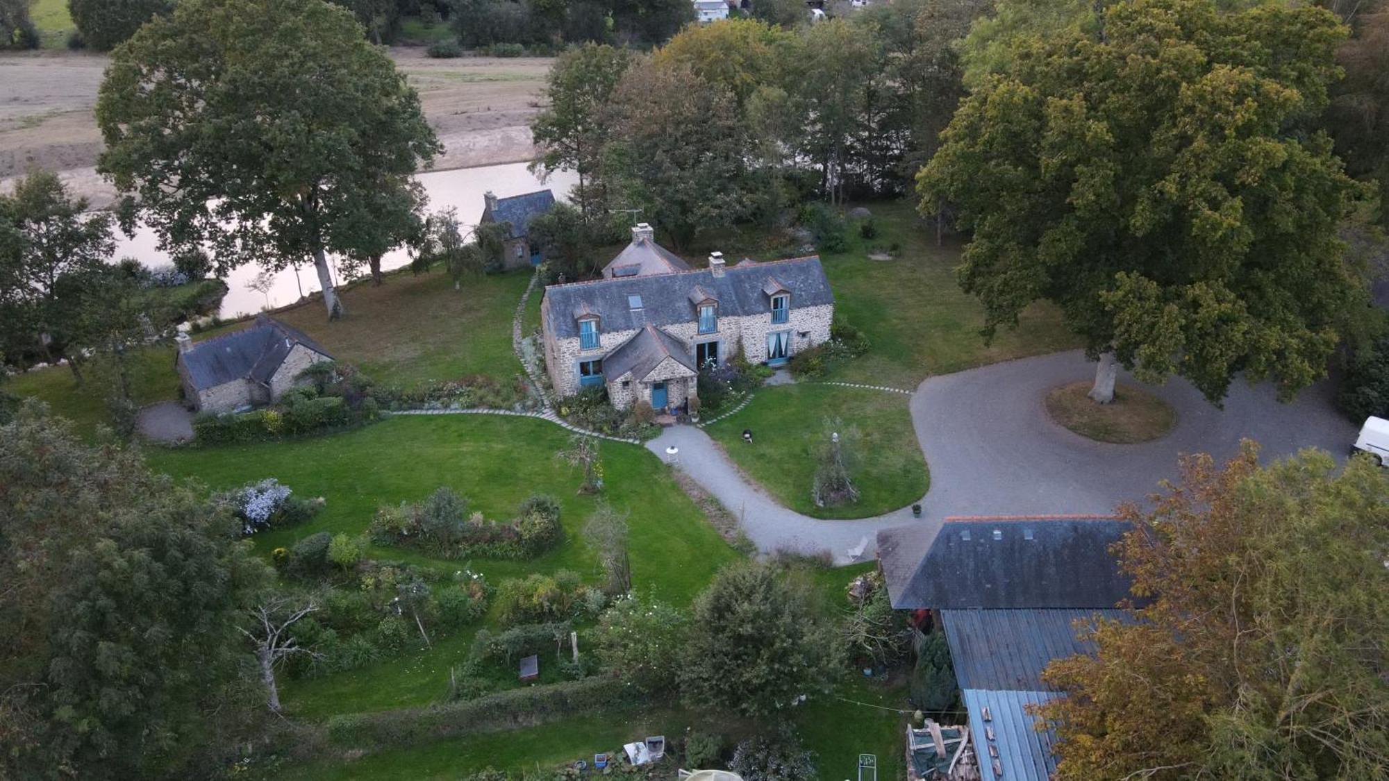 Au Pont Ricoul Bed & Breakfast Saint-Pierre-de-Plesguen Bagian luar foto