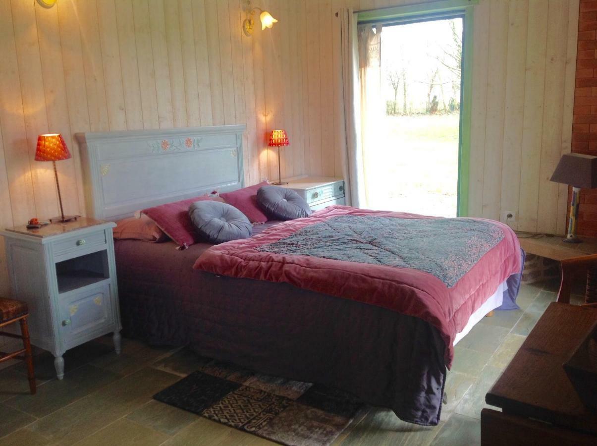 Au Pont Ricoul Bed & Breakfast Saint-Pierre-de-Plesguen Bagian luar foto
