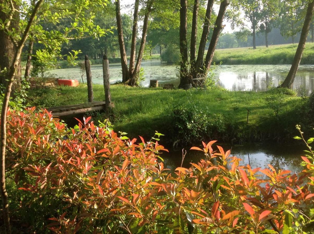 Au Pont Ricoul Bed & Breakfast Saint-Pierre-de-Plesguen Bagian luar foto